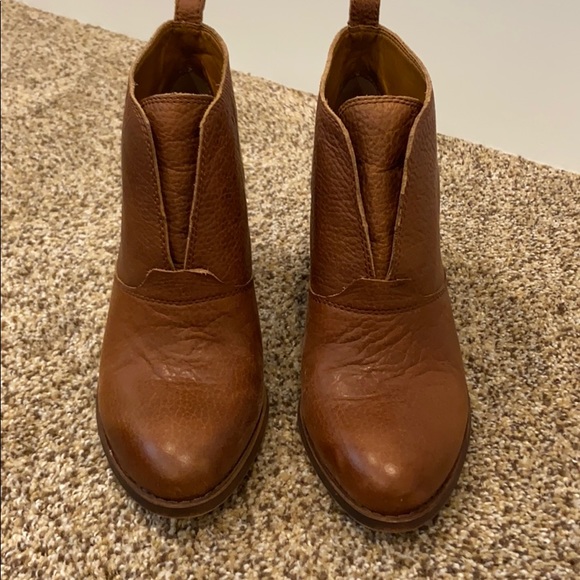 Lucky Toffee Booties - Picture 2 of 7